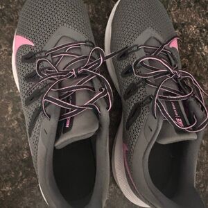Nike Women's Sneakers in Gray and Pink